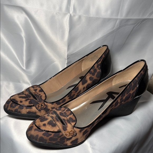 Anne Klein Sport Animal Print Loafers with Black Details - Picture 1 of 5
